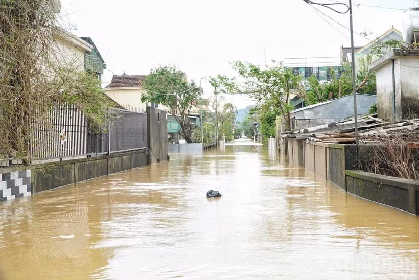 Bão số 10 gây ngập lụt nặng tại tỉnh Nghệ An. Ảnh: ĐÌNH PHƯỢNG