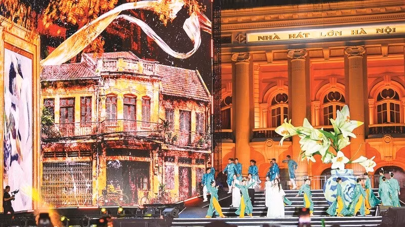 Sự kiện Hòa nhạc Ánh sáng-Chào năm mới 2026 do Báo Nhân Dân phối hợp với UBND thành phố Hà Nội tổ chức. (Ảnh THẾ ĐẠI)