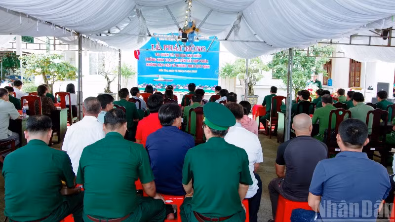 Quang cảnh buổi lễ phát động.