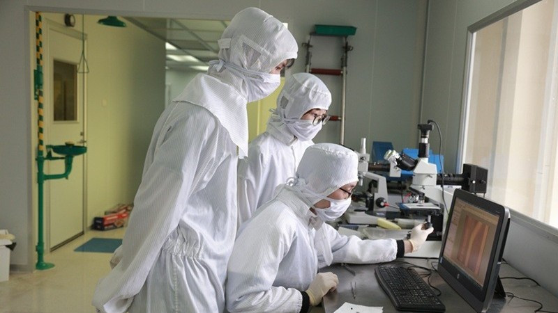 Phòng sạch thuộc Trung tâm Nano và Năng lượng, khoa Vật lý, Trường đại học Khoa học Tự nhiên, Đại học Quốc gia Hà Nội.
