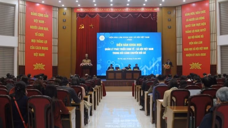 Hội thảo "Quản lý phát triển kinh tế-xã hội Việt Nam trong bối cảnh chuyển đổi số" do Viện Hàn lâm Khoa học xã hội Việt Nam tổ chức.