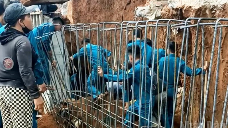 Các lực lượng tổ chức tìm kiếm, đưa nạn nhân đi cấp cứu nhưng sau đó đã tử vong.