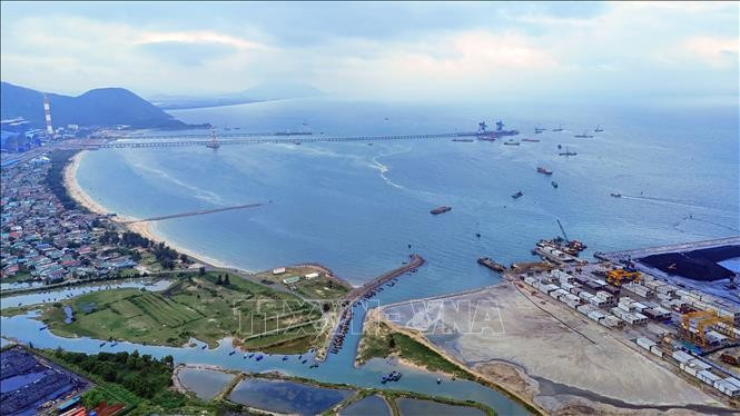 Hệ thống cảng Vũng Áng-Sơn Dương có thể tiếp nhận tàu có trọng tải 50.000-300.000 DWT. (Ảnh: HỮU QUYẾT/TTXVN)