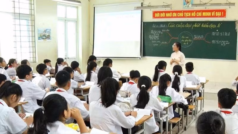 Giờ học tại Trường THCS Tân Tiến, xã Xuân Mai, thành phố Hà Nội. (Ảnh THÚY QUỲNH)