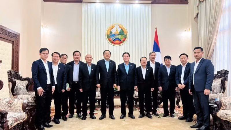 VRG đề xuất mở rộng đầu tư 50.000ha cao-su tại Lào trong chuyến thăm, chúc Tết Bunpimay