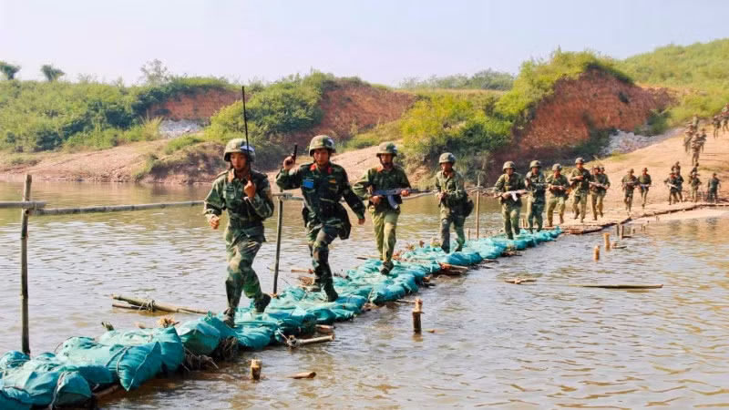 Sư đoàn 316 tham gia diễn tập vòng tổng hợp tại thao trường TB1 Bắc Giang. (Ảnh TUẤN ANH)