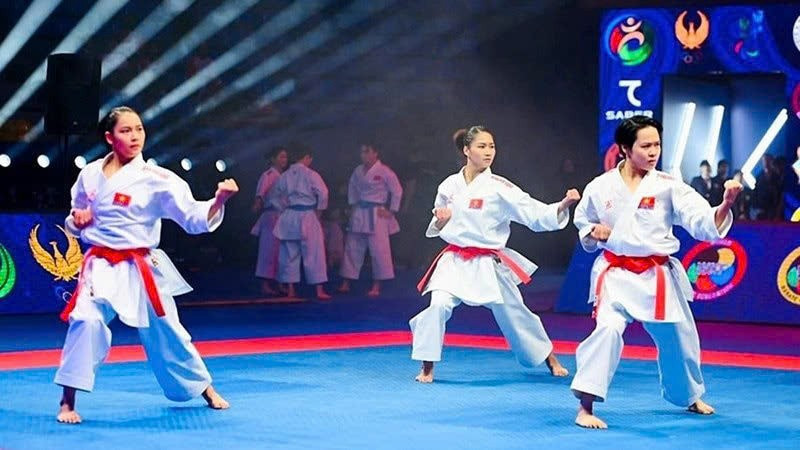 Đội kata nữ Việt Nam giành Huy chương vàng tại Giải vô địch karate châu Á 2025. (Ảnh AKF)