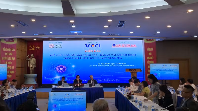 Quang cảnh diễn đàn