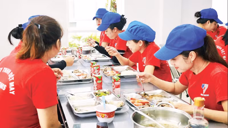 Gần 2,2 triệu lượt đoàn viên, người lao động được tham gia “Bữa cơm Công đoàn”.