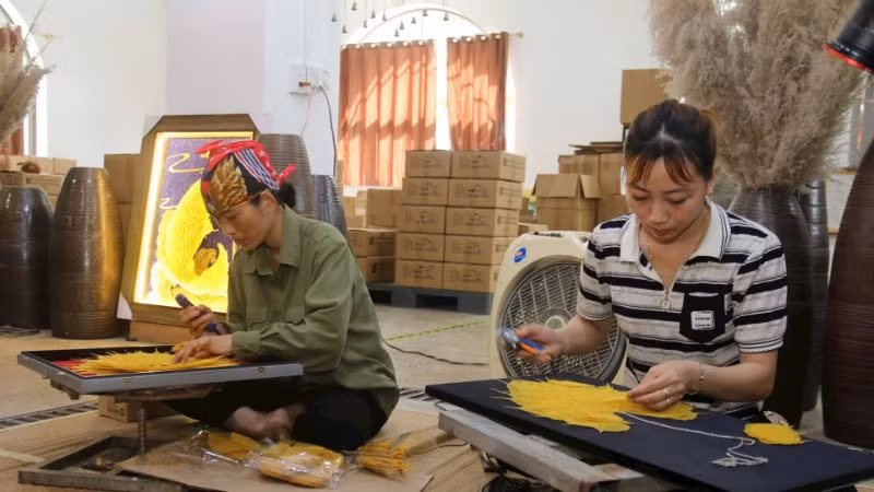 Dòng sản phẩm tranh lá bồ đề đem lại giá trị cao cho người dân tỉnh Ninh Bình.