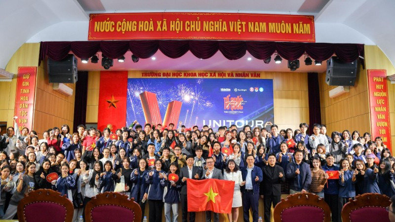 “Tổ quốc trong tim” - dấu ấn đặc biệt tại Trường đại học Khoa học Xã hội và Nhân văn.