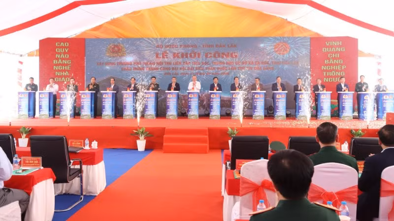 Tổng Bí thư Tô Lâm dự Lễ khởi công Trường phổ thông nội trú liên cấp xã Ea Rốk, Đắk Lắk. (Ảnh nhandan.vn) 