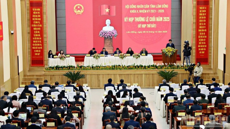 Quang cảnh kỳ họp.