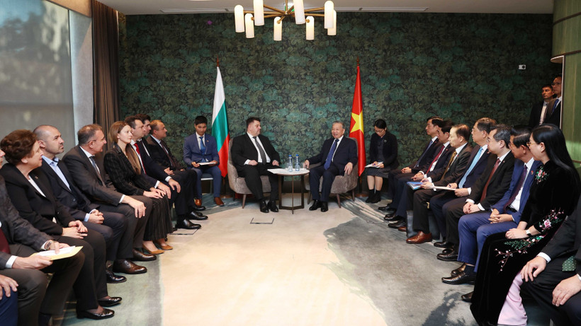 Tổng Bí thư Tô Lâm tiếp Chủ tịch Đảng xã hội chủ nghĩa Bulgaria Atanas Zafirov. (Ảnh: THỐNG NHẤT/TTXVN)
