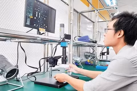 Đào tạo nguồn nhân lực bán dẫn tại Trung tâm điện tử và vi mạch bán dẫn-ESC, Khu Công nghệ cao Thành phố Hồ Chí Minh.