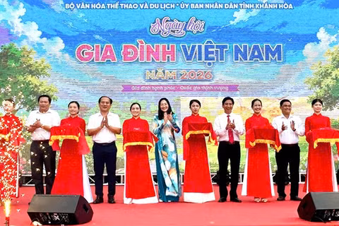 Vĩnh Long tham gia Ngày gia đình Việt Nam tại Khánh Hòa. 