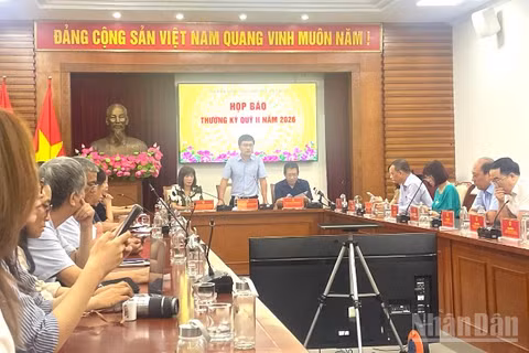 Quang cảnh họp báo thường kỳ quý II. 