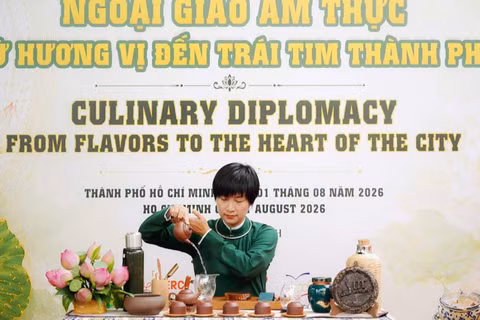 Nghệ nhân trà Việt trình diễn tại chương trình. (Ảnh: VCCA)