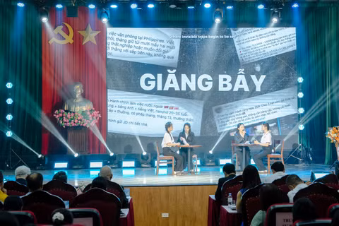 Sinh viên Trường Đại học Vinh tham gia nhiều hoạt động tương tác. (Ảnh: ĐSQ Anh)