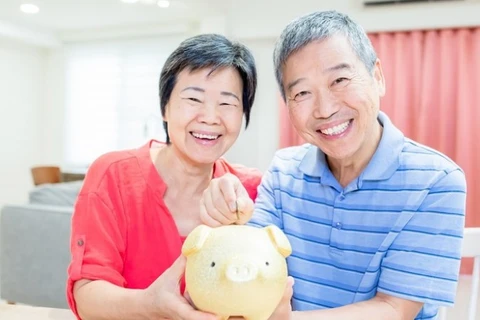 Tiết kiệm ngày đầu năm được coi là may mắn, phát lộc. (Ảnh: Vietnam+) 