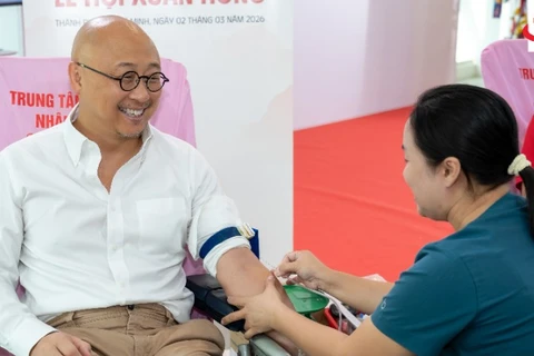 Tổng Giám đốc Prudential Việt Nam tham gia hiến máu tại sự kiện