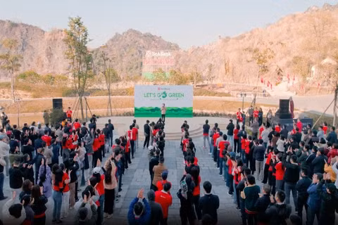 Bà Nguyễn Thị Nga - Chủ tịch Tập đoàn BRG phát động chiến dịch Let’s Go Green trong hệ sinh thái Tập đoàn.