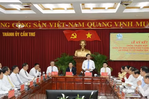 Quang cảnh lễ ký kết.