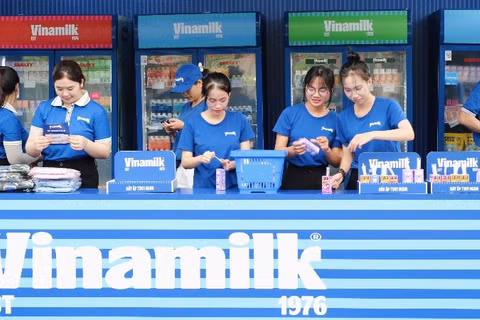 Không gian trải nghiệm với nhiều sản phẩm dinh dưỡng đa dạng của Vinamilk sẵn sàng chào đón các bé cùng các bậc phụ huynh tại Ngày hội “Phú Mỹ Hưng hướng về trẻ em”. (Ảnh: VI NAM)
