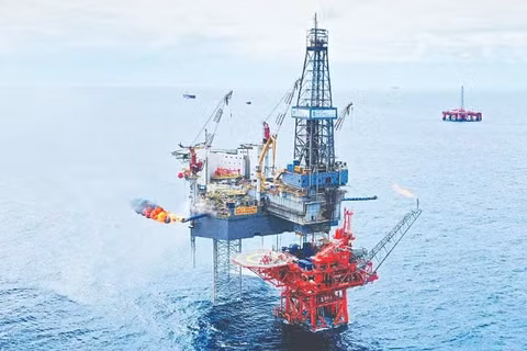 Giàn khoan ngoài khơi của Petrovietnam.