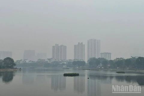 Dự báo khu vực Hà Nội có mưa vài nơi, sáng sớm có nơi có sương mù. (Ảnh: Đ.T)