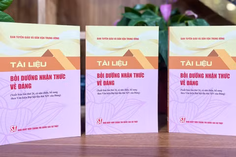 Bồi dưỡng nhận thức về Đảng trong kỷ nguyên phát triển của dân tộc