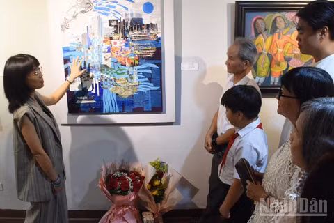 Triển lãm với sự tham gia của nhiều họa sĩ trẻ, lan tỏa giá trị mỹ thuật Đà Nẵng trong không gian mới. (Ảnh: ANH ĐÀO)