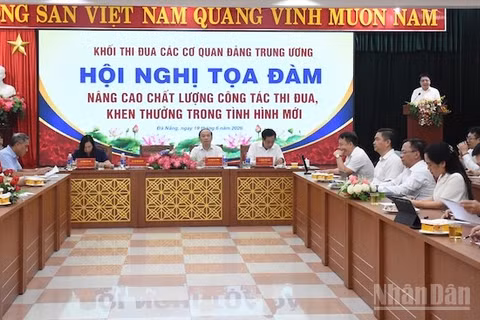 Quang cảnh buổi tọa đàm.
