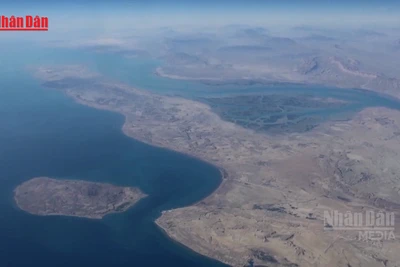 [Video] Iran đe dọa tấn công mọi tàu đi qua Eo biển Hormuz 