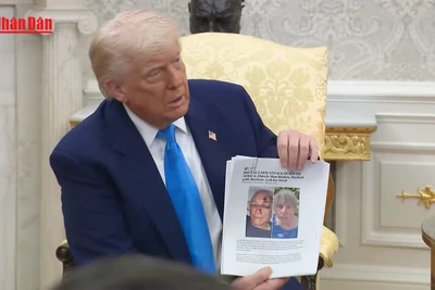 [Video] Nhà Trắng cân nhắc giới hạn số người tị nạn vào Mỹ, ưu tiên người da trắng Nam Phi 