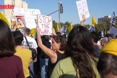 [Video] Biểu tình bùng phát khắp Israel yêu cầu kết thúc chiến sự Dải Gaza 