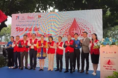 Khai mạc chương trình hiến máu tình nguyện hưởng ứng Tuần lễ hồng EVN lần thứ XI. 