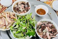 Lòng heo là món ăn được yêu thích rộng rãi trong ẩm thực Việt Nam. 