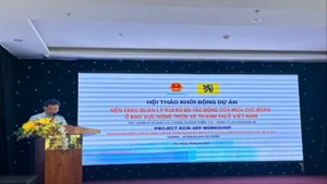 Phó Cục trưởng Cục Quản lý đê điều và Phòng, chống thiên tai Nguyễn Trường Sơn phát biểu tại hội thảo.