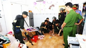 Đại tá Bùi Đức An-Phó Giám đốc Công an tỉnh trực tiếp chỉ đạo các lực lượng phá án.