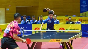 Lê Đình Đức thi đấu nổi bật tại giải vô địch quốc gia, trong đó có trận thắng đương kim vô địch Nguyễn Anh Tú 3-0. (Ảnh: Duy Linh)