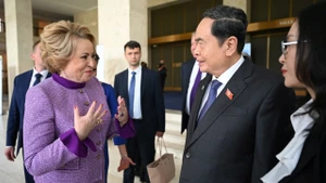 Chủ tịch Quốc hội Trần Thanh Mẫn gặp Chủ tịch Hội đồng Liên bang Nga Valentina Matviyenko. (Ảnh: quochoi.vn)