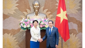 Chủ tịch Quốc hội Trần Thanh Mẫn tiếp bà Obuchi Yuko, Hạ nghị sĩ, Chủ tịch Liên minh Nghị sĩ hữu nghị Nhật Bản-Việt Nam. (Ảnh: Duy Linh)