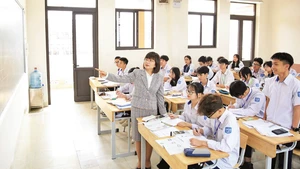 Giờ học của học sinh lớp 10 Trường trung học phổ thông Trương Định, Hà Nội. (Ảnh: QUANG THÁI)