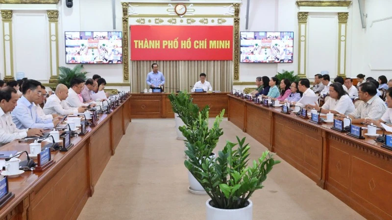 TP.HCM: Chăm lo Tết ấm no, đặt mục tiêu tăng trưởng 10% và cải cách hành chính