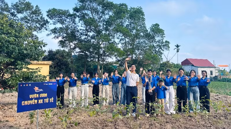 Vườn ươm xanh thêm nhờ "Chuyến xe tử tế".