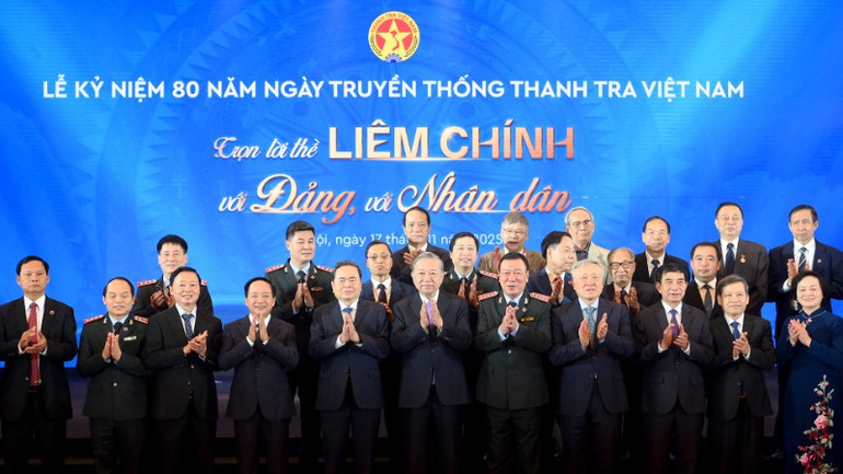 Tổng Bí thư Tô Lâm, Chủ tịch Quốc hội Trần Thanh Mẫn và các đồng chí lãnh đạo Đảng, Nhà nước dự Lễ kỷ niệm. (Ảnh: ĐĂNG KHOA) a12-bnd-8164-3002.jpg