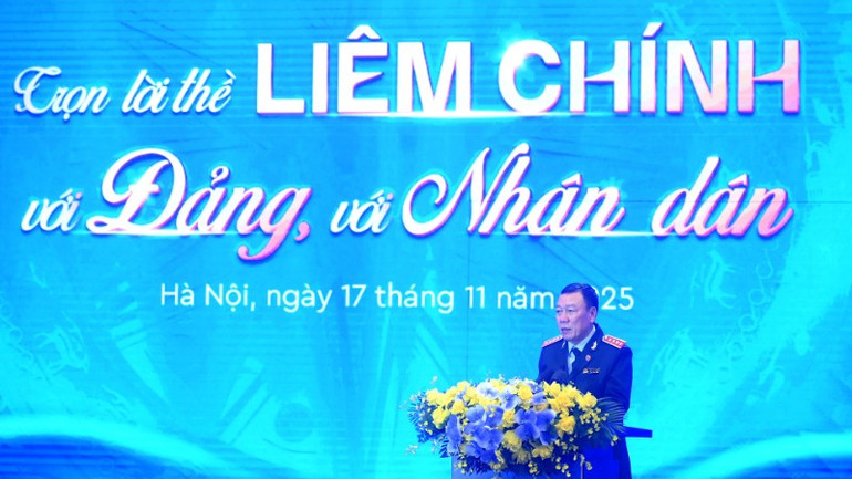 Ủy viên Trung ương Đảng, Tổng Thanh tra Chính phủ Đoàn Hồng Phong trình bày diễn văn. (Ảnh: ĐĂNG KHOA) doan-hong-phong-9011.jpg