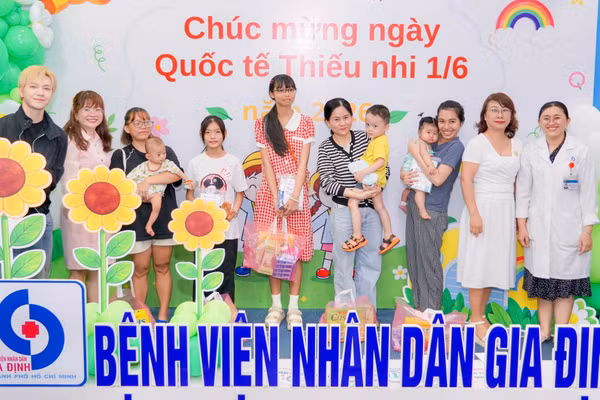 Hoạt động mừng ngày Quốc tế Thiếu nhi tại Bệnh viện Nhân dân Gia Định. 