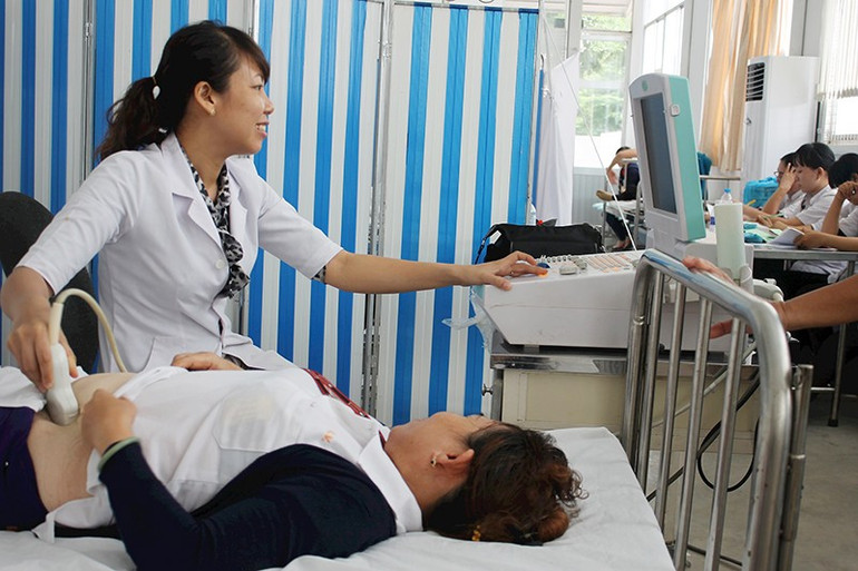 Khám bệnh cho bệnh nhân ở tuyến cơ sở. 78d3d7d14a763c7e67649afad35fa9aa.jpg